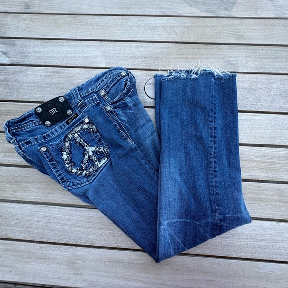Miss Me Jeans size 32 x 28 Peace Signs raw hem Boot Embellished JP5356B denim - Picture 1 of 16